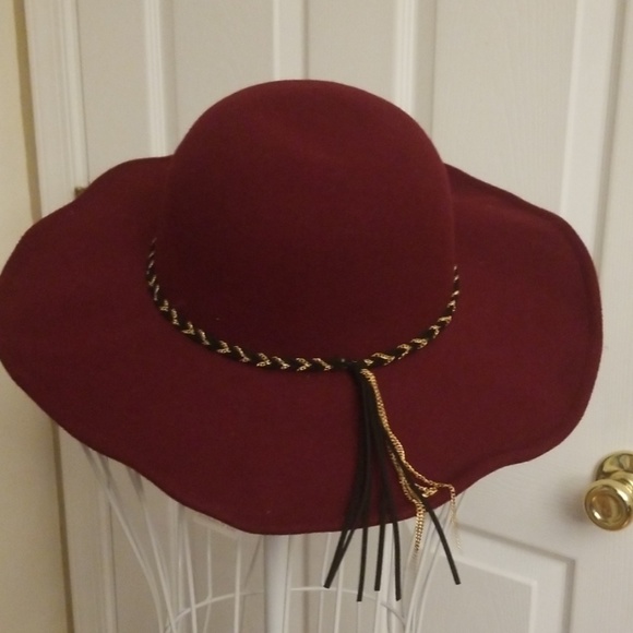 Mud Pie Accessories - 💐💚Reddish, burgundy hat!🌹💜